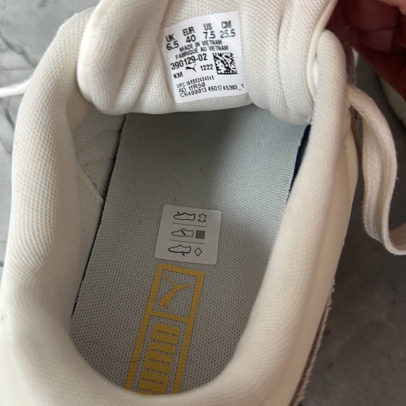 PUMA Off-White Sneakers - Picture 6 of 8